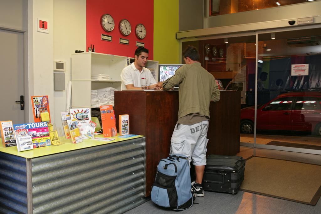 Hellobcn Youth Hostel Барселона Екстериор снимка